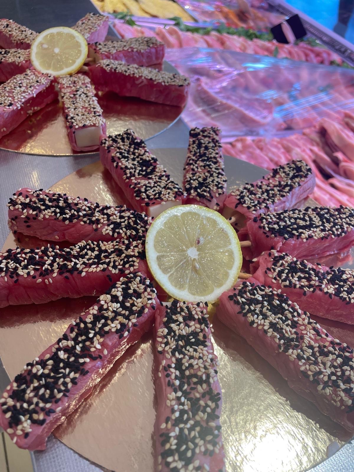 Commander des brochettes de yakitori au boeuf et emmental dans une boucherie proche de Toulon