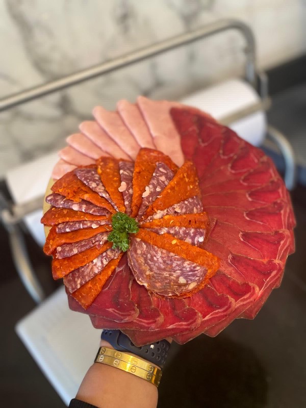Commander un plateau de charcuterie italienne à La Ciotat Boucherie Les Coquières